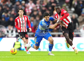 Съндърланд и Лийдс не се победиха в мач от английската Висша лига Съндърланд и Лийдс не се победиха в мач от английската Висша лига