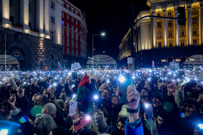 След протеста на 1 декември мнозинството оттегли проектобюджет 2026 След протеста на 1 декември мнозинството оттегли проектобюджет 2026