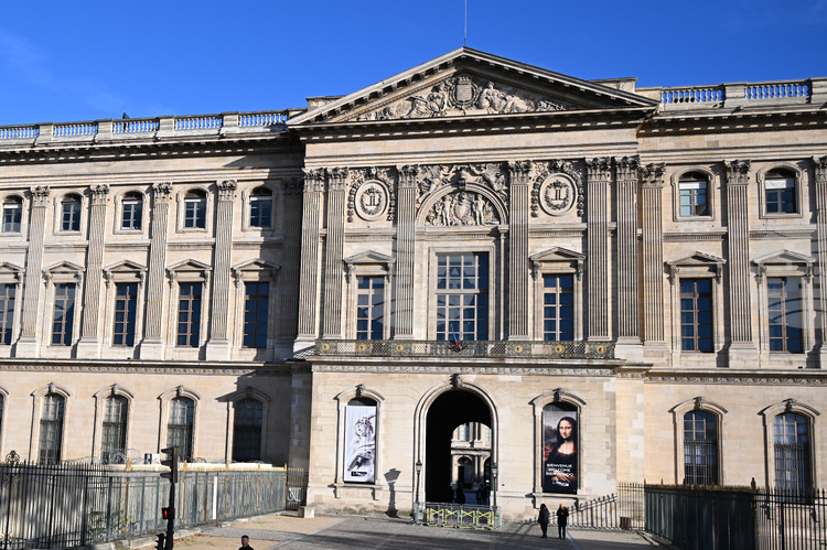 Персоналът на музея Лувър обяви че на 15 декември ще