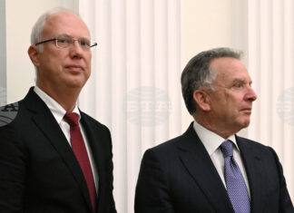 Специалният пратеник на руския президент Путин пристигна в Маями, за да обсъди с американската страна решение на конфликта в Украйна