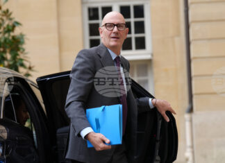 Споразумението между ЕС и Меркосур е неприемливо за Франция в сегашния му вид, предупреди икономическият министър Ролан Лескюр Споразумението между ЕС и Меркосур е неприемливо за Франция в сегашния му вид, предупреди икономическият министър Ролан Лескюр