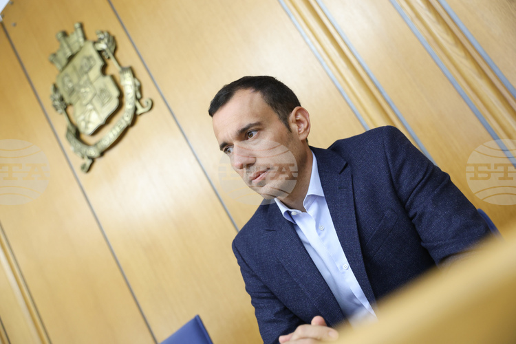 Столичният общински съвет отказа да спаси София от реалността, като отложи доклада за независим анализ на "Топлофикация", каза Васил Терзиев