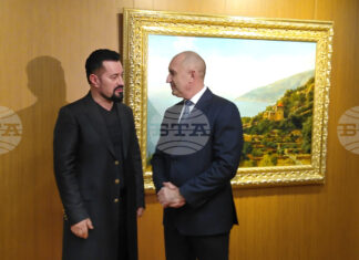 Света гора е неразривно свързана с българския дух и вяра, каза президентът Румен Радев при откриването на изложбата „Крепости на вярата”