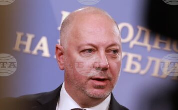 Тази година България има два пъти по-висок икономически растеж от средния за Европа, заяви премиерът Росен Желязков Тази година България има два пъти по-висок икономически растеж от средния за Европа, заяви премиерът Росен Желязков