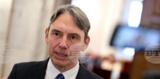 Този бюджет на НЗОК е по-лош от предишния, медицински сестри и лекари няма да получат никакво увеличение на заплатите, каза Васил Пандов от ПП-ДБ