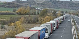 Трафикът е изключително интензивен на ГКПП "Капитан Андреево" и "Лесово" на изход за товарни автомобили