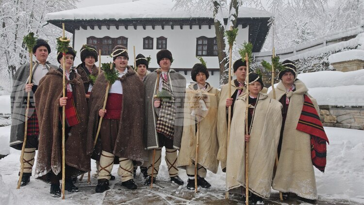 Пренапишете този текст като използвате собствените си думи и се