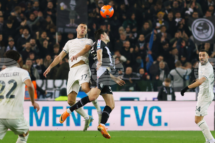 Кийнан Дейвис вкара в петата минута на добавеното време и