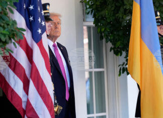 Украинският президент Зеленски пристига във Флорида, за да се опита да спечели подкрепата на Доналд Тръмп за мирния си план