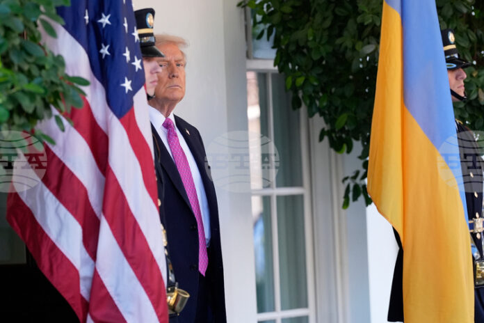 Украинският президент Зеленски пристига във Флорида, за да се опита да спечели подкрепата на Доналд Тръмп за мирния си план