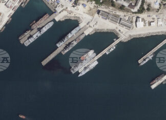 Украйна порази в първата атака с подводни дронове руска подводница в пристанище Новоросийск