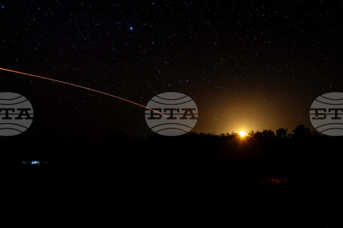 Външните министри на Тайланд и Камбоджа пристигнаха в Китай за Външните министри на Тайланд и Камбоджа пристигнаха в Китай за разговори след вчерашното споразумение за спиране на огъня