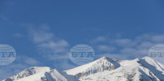 Във високите части на Рила и Пирин духа бурен вятър, предупреждават от Планинската спасителна служба