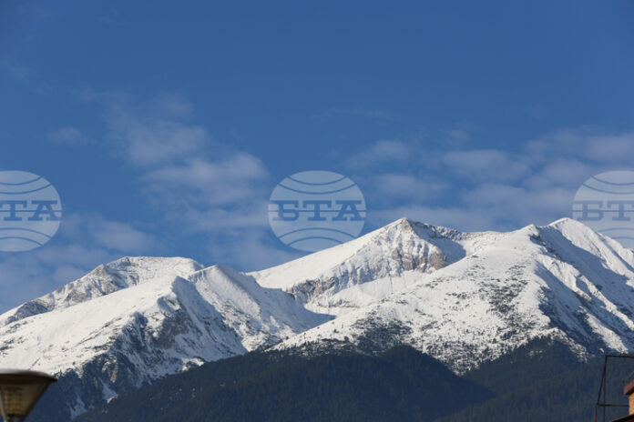 Във високите части на Рила и Пирин духа бурен вятър, предупреждават от Планинската спасителна служба