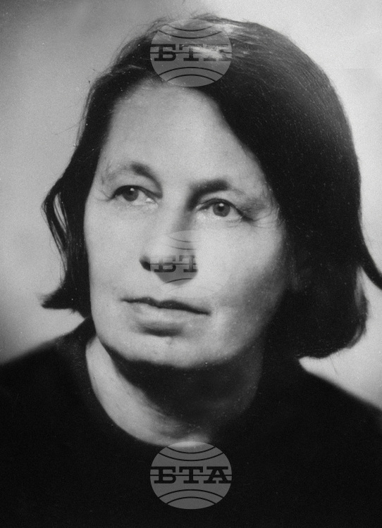 Всеки автор трябва да грабне нещо от живота, казва скулпторката Васка Емануилова, от чието рождение се навършват 120 години