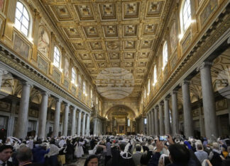 Започва затварянето на светите врати, отворени в четири базилики в Рим и Ватикана за Юбилейната година на Римокатолическата църква