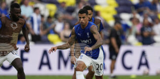 Защитникът на Ал-Хилал Кансело нападнал пътник, който го снимал в самолет