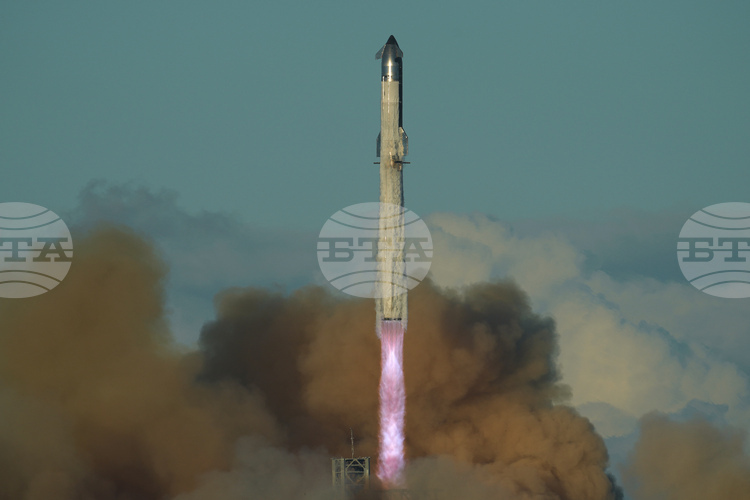 Американската космическа фирма СпейсЕкс SpaceX е уведомила инвеститори и представители