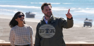 Джей Ди Ванс и съпругата му Уша