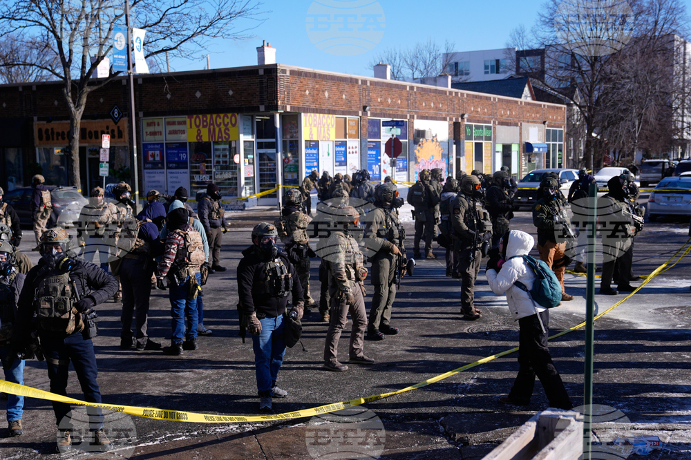 Федерални агенти застреляха вчера мъж в Минеаполис съобщиха местните и