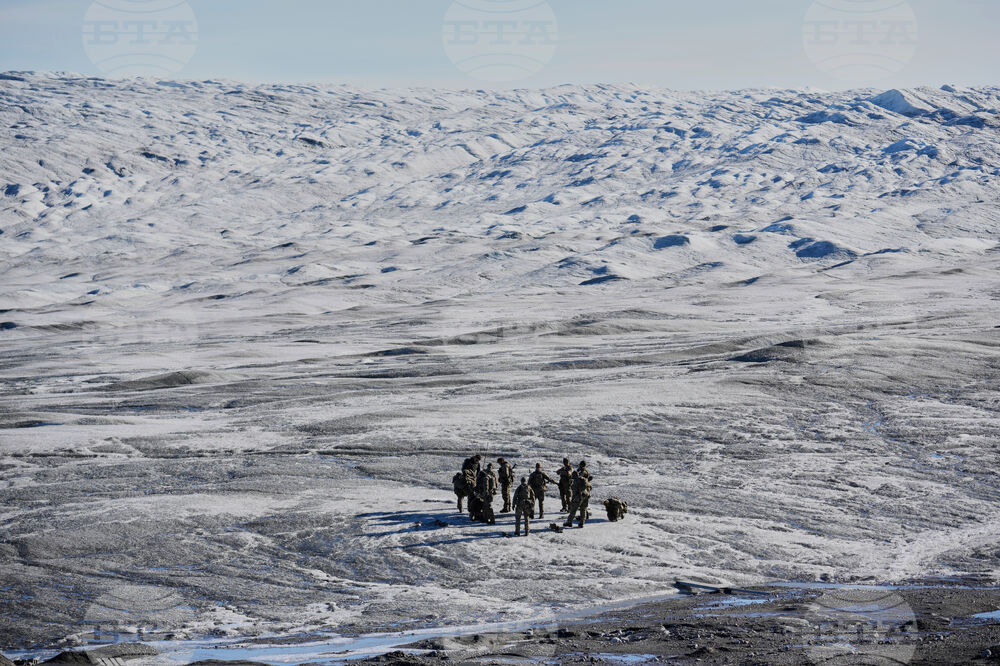 Президентът на САЩ Доналд Тръмп и екипът му обсъждат евентуални