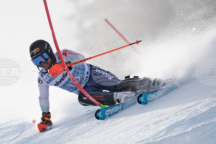 Алберт Попов отпадна в първия манш на слалома от Световната купо по ски алпийски дисциплини във Венген