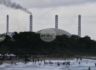 АНАЛИЗ/СПРАВКА
Ройтерс: Петролната индустрия на Венецуела – най-големите запаси в света и рушаща се инфраструктура АНАЛИЗ/СПРАВКА
Ройтерс: Петролната индустрия на Венецуела - най-големите запаси в света и рушаща се инфраструктура