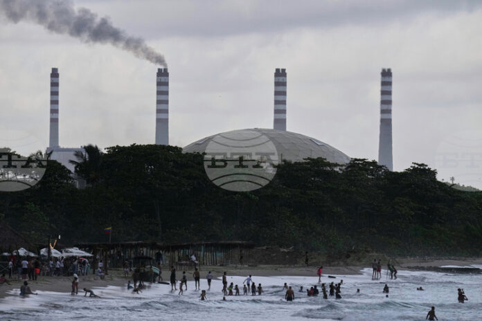 АНАЛИЗ/СПРАВКА Ройтерс: Петролната индустрия на Венецуела - най-големите запаси в АНАЛИЗ/СПРАВКА
Ройтерс: Петролната индустрия на Венецуела - най-големите запаси в света и рушаща се инфраструктура