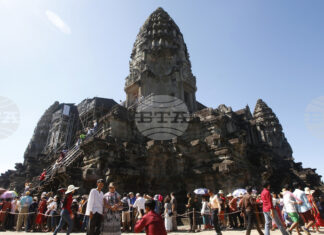 Археолози ще реставрират кула на храм в Ангкор