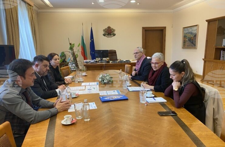Атанас Зафиров и Седа Кузуджу, представител на Върховния комисариат за бежанците на ООН, обсъдиха въпросите за миграцията и бежанците у нас
