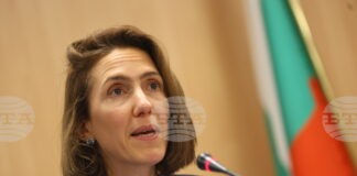 Българските граждани заслужават институции, които служат на обществения интерес, а не на политически мрежи, заявиха от "Обнови Европа"