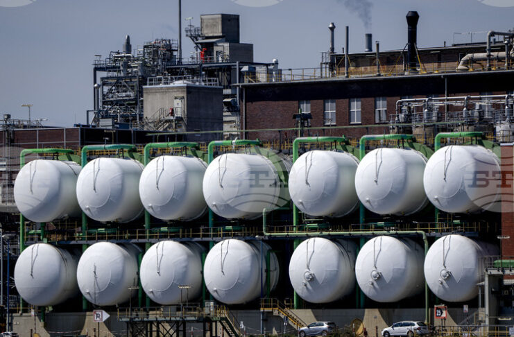 БАСФ е получила държавни плащания за прекратените дейности на „Винтерсхал ДЕА“ в Русия, пише „Ханделсблат“