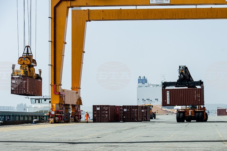 Белга: През изминалата година Белгийските митници са иззели около 55 тона кокаин на пристанище Антверпен