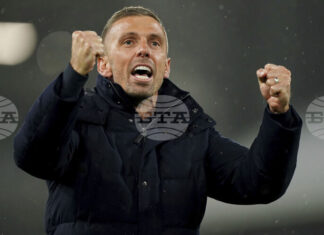 Бившият мениджър на Уулвърхямптън О'Нийл заменя Розеньор в Страсбург