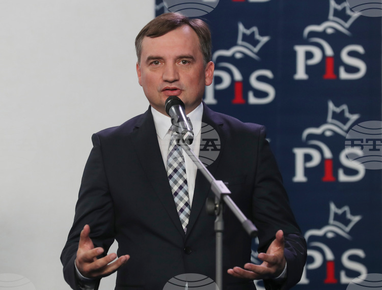 Бившият полски министър Збигнев Жобро каза, че е получил убежище в Унгария