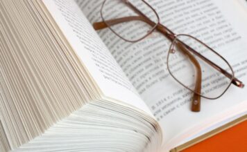 Пристрастен предговор на издателя Книга