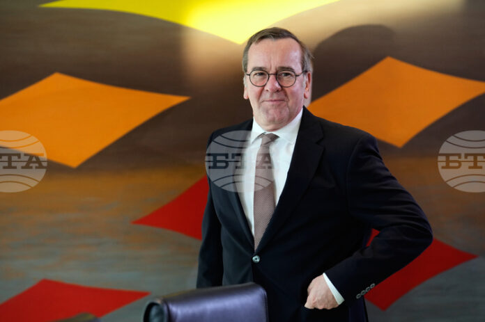 Борис Писториус изрази оптимизъм за перспективите за започване на съвместна Борис Писториус изрази оптимизъм за перспективите за започване на съвместна мисия на НАТО в Гренландия