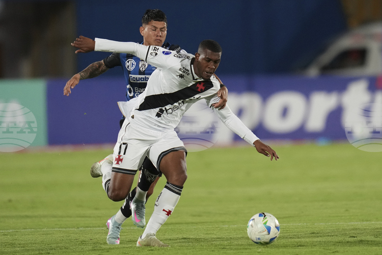 Нападателят на Васко да Гама Райън премина в Борнемут обявиха