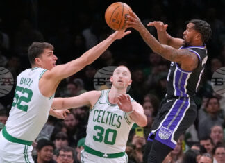 Бостън и Ню Йорк продължават борбата за първото място в Атлантическата дивизия на НБА Бостън и Ню Йорк продължават борбата за първото място в Атлантическата дивизия на НБА