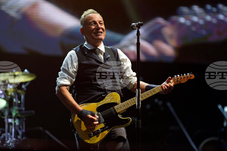 Брус Спрингстийн се обяви срещу Доналд Тръмп с песен, озаглавена Streets of Minneapolis