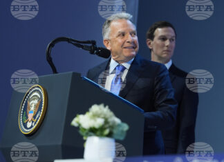 Американските пратеници в преговорите между Украйна и Русия Стив Уиткоф и Джаред Къшнър.