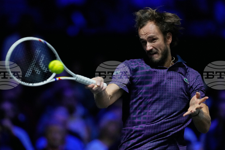 Даниил Медведев си осигури участие на полуфиналите на турнира по тенис в Бризбейн