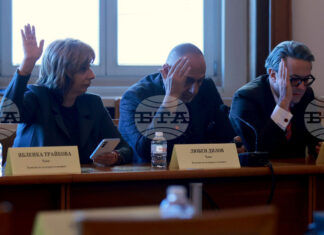 Депутатът Любен Дилов повдигна въпроса дали е необходима законодателна инициатива за определяне на тарифа за препредаване на аудиовизуални произведения