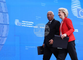 След срещата на лидерите на страните от ЕС: Продължава ли Европа сама по пътя си? Председателите на Европейския съвет Антонио Коща (вляво) и на Европейската комисия Урсула фон дер Лайен след извънредното заседание на лидерите на страните от ЕС (