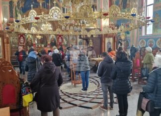 Днешният ден и днешното евангелско четиво са посветени на това как Христос се заселва в Капернаум, каза отец Красимир в проповедта си в Шумен Днешният ден и днешното евангелско четиво са посветени на това как Христос се заселва в Капернаум, каза отец Красимир в проповедта си в Шумен