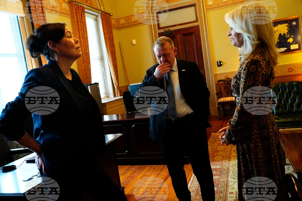 Външният министър на Дания Ларс Льоке Расмусен и гренландската му колежка Вивиан Моцфелт преди срещата в Белия дом с американския вицепрезидент Джей Ди Ванс и държавния секретар Марко Рубио, 14 януари 2026 г