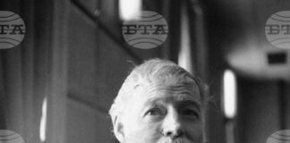 Екземпляр на „Старецът и морето“ с последното ръкописно посвещение на Хемингуей бе предаден на Нобеловия музей в Стокхолм