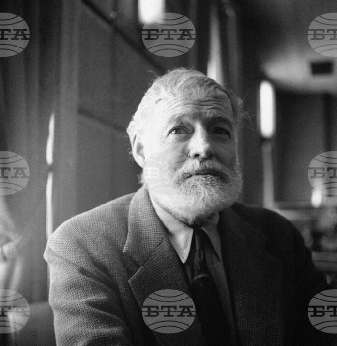 Екземпляр на „Старецът и морето“ с последното ръкописно посвещение на Хемингуей бе предаден на Нобеловия музей в Стокхолм