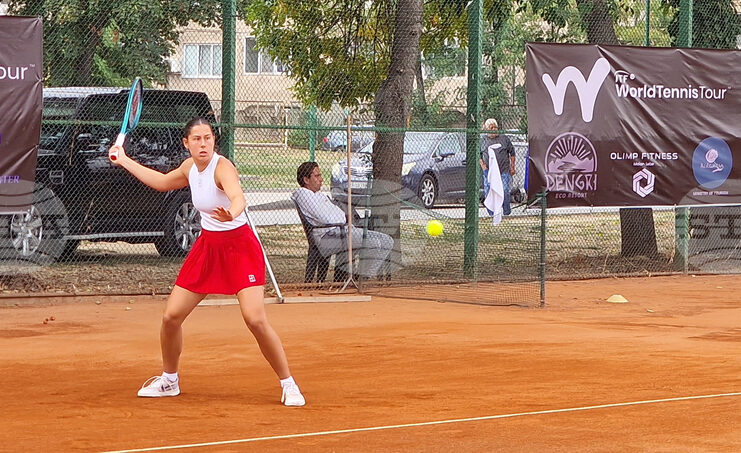 Елизара Янева достигна до полуфиналите на сингъл на турнир по тенис в Португалия