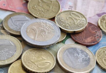 Евромонетите от всички държави в еврозоната са законно платежно средство, припомня Европейската комисия